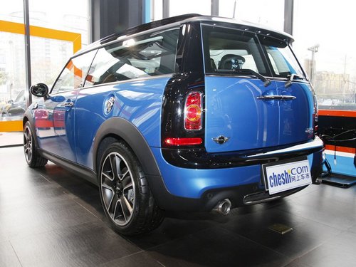 MINI  COOPER S CLUBMAN 车辆左后45度视角