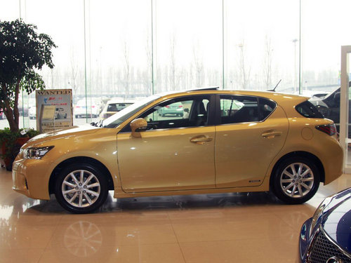 雷克萨斯 CT200h 1.8L CVT 车辆左正侧视角