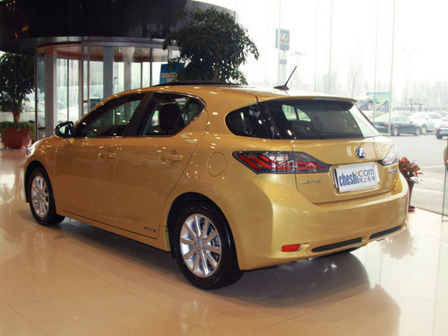 雷克萨斯 CT200h 1.8L CVT 车辆左后45度视角