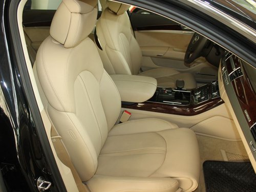 奥迪(进口)  A8L 3.0TFSI High quattro 副驾驶席座椅45度特写