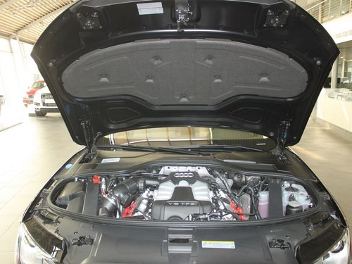 奥迪(进口)  A8L 3.0TFSI High quattro 发动机局部特写