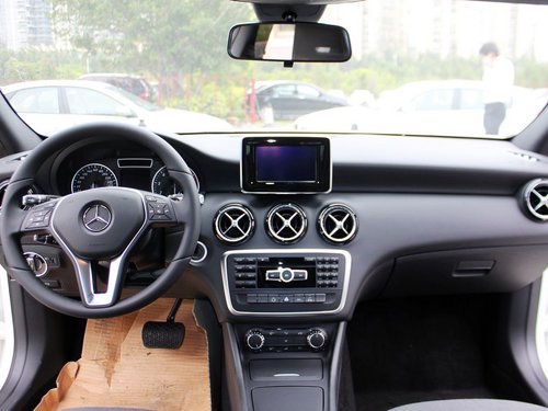 奔驰(进口)  A180 1.6T DCT