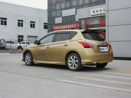 东风日产  新骐达 1.6L CVT 车辆左后45度视角