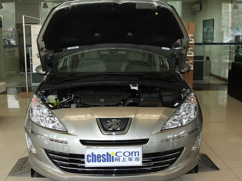 东风标致  标致408 2.0 AT 车辆发动机舱整体