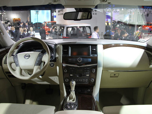 日产(进口) 途乐 5.6 AT