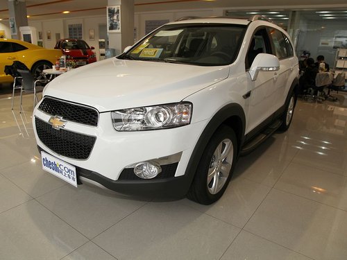 雪佛兰(进口) 科帕奇 2.4 AT 车辆左前45度视角