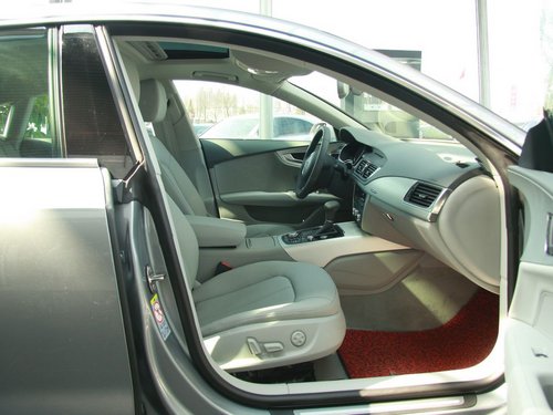 奥迪(进口) A7 3.0 TFSI S-Tronic quattro 副驾驶座椅正视图