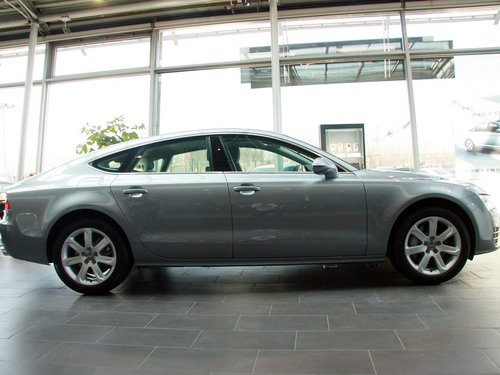 奥迪(进口)  A7 3.0 TFSI S-Tronic quattro 车辆正右侧