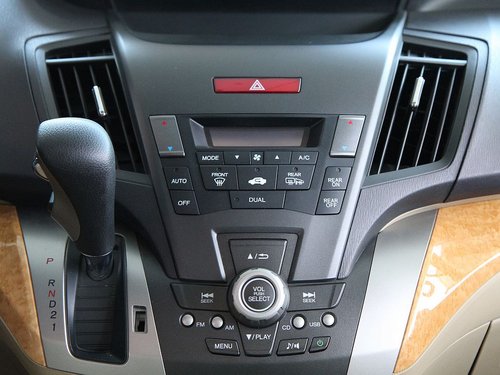 广汽本田  奥德赛 2.4 AT 中控台中央特写