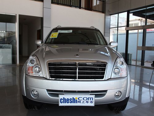 双龙汽车  RX320 3.2 AT 车头正面视角