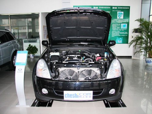 双龙汽车  RX320 3.2 AT 车辆发动机舱整体
