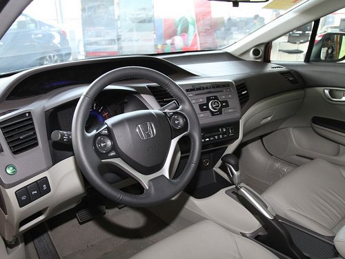 东风本田  第九代思域 1.8 VTi AT 中控台左侧