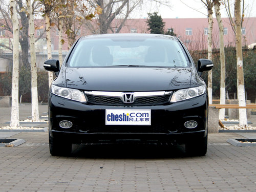 东风本田 第九代思域 2.0 TYPE-S AT 车头正面视角