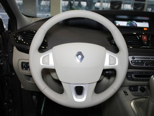 雷诺  风景 2.0L CVT 方向盘整体