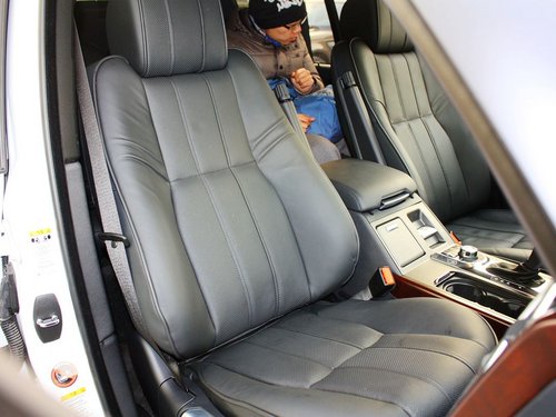 路虎  揽胜 5.0T AT 副驾驶席座椅45度特写