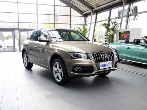 一汽奥迪  2.0TSI 车辆右侧45度角