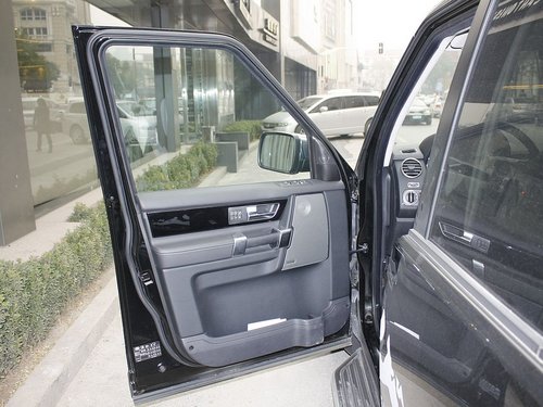 路虎 第四代发现 5.0 AT 左前车门正视图