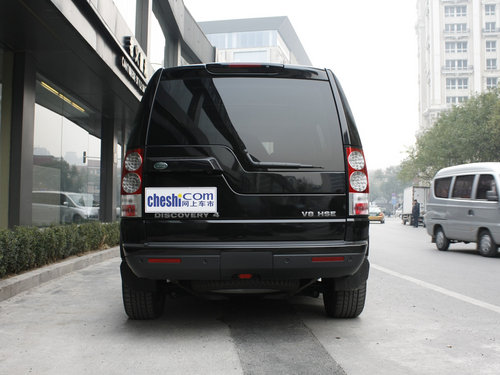 路虎 第四代发现 5.0 AT 车辆正后方尾部视角