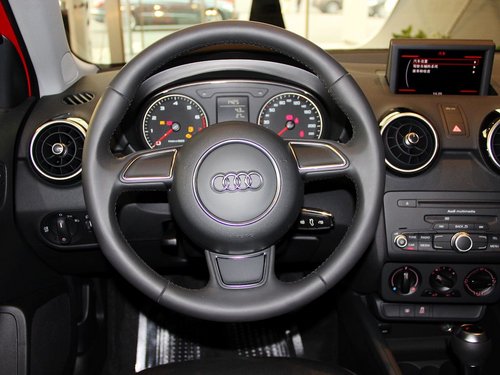 奥迪(进口) A1 30TFSI 1.4T 方向盘整体