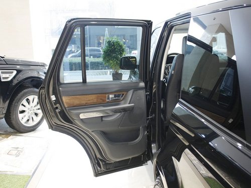 路虎 揽胜运动版 5.0 V8 NA HSE AT 左后车门正视图