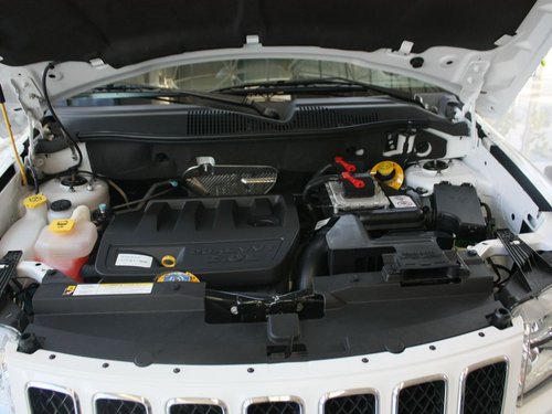 Jeep吉普  指南者 2.0 CVT 发动机局部特写