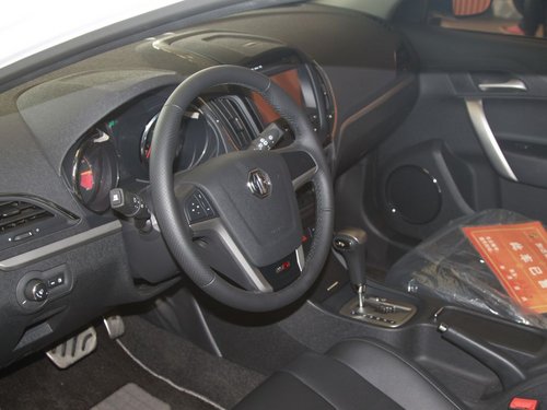 MG  MG5 1.5 AT 中控台左侧