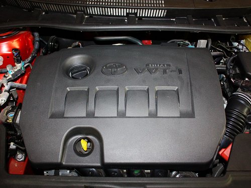 一汽丰田  卡罗拉 1.8L CVT 发动机主体特写