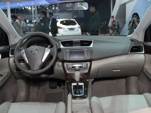 东风日产  新轩逸