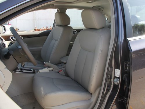 东风日产  新轩逸 驾驶席座椅前45度视图