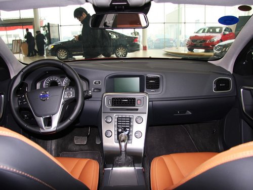 沃尔沃(进口)  V60 2.0T AT 中控台整体