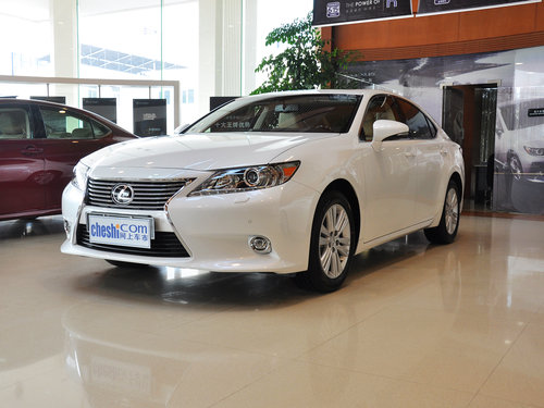 雷克萨斯  2.5 自动 车辆左前45度视角