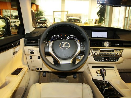 雷克萨斯  雷克萨斯ES 2.5 CVT