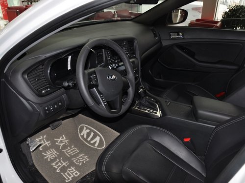 东风悦达起亚  起亚K5 2.0L AT 中控台左侧