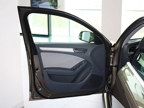 一汽奥迪 35TFSI 左前车门正视图