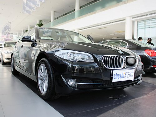 华晨宝马 525Li 2.0T AT 车辆右侧45度角