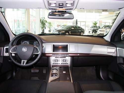 2013款捷豹XF全系优惠4万元 部分现车