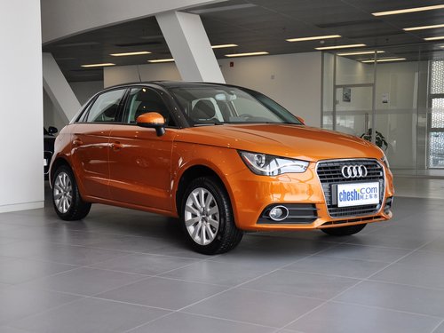 奥迪(进口)  A1 30TFSI 1.4T 车辆右侧45度角