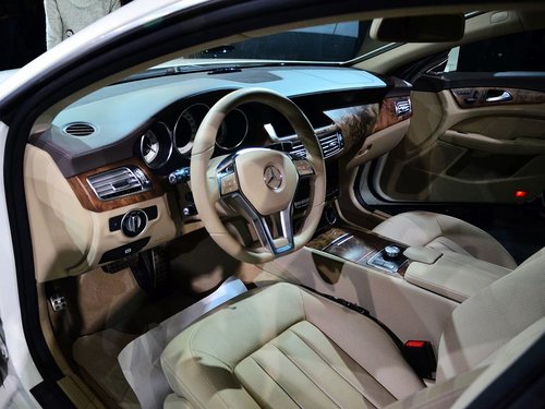 奔驰(进口) CLS350 3.5L 中控台左侧