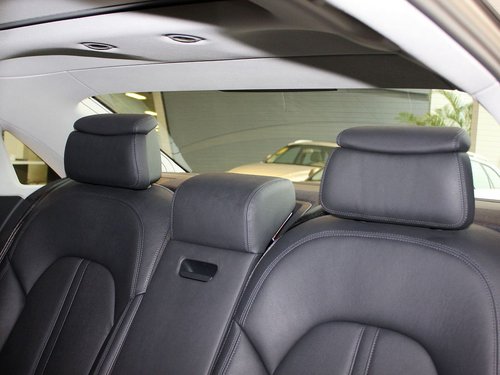 奥迪(进口) 50TFSI quattro 第二排座椅头枕整体