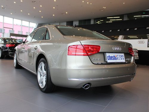 奥迪(进口)  奥迪A8 50TFSI quattro 车辆左后45度视角