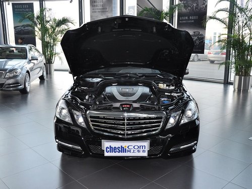 北京奔驰  E300L 3.0L 车辆发动机舱整体