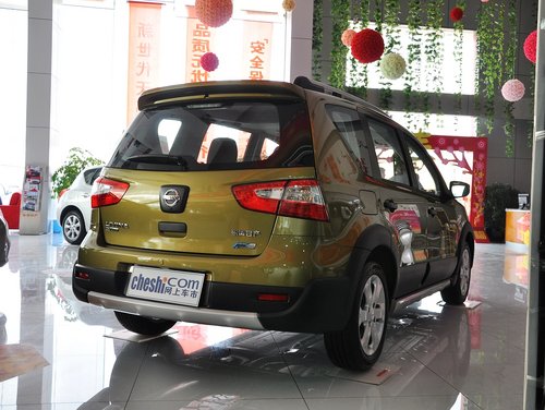 东风日产  1.6L CVT 车辆右侧尾部视角