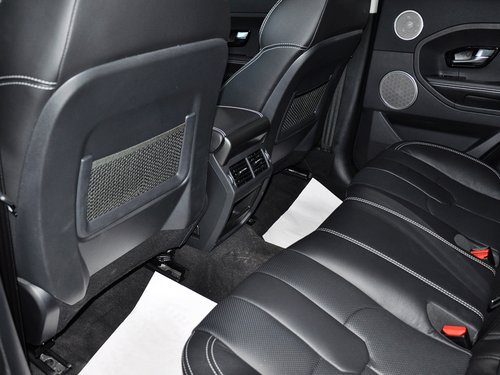 路虎  2.0T 自动 第一排座椅靠背后方