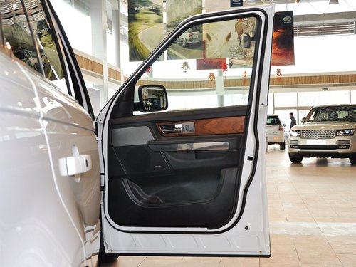 路虎  揽胜运动版 5.0T AT 右前车门正视图