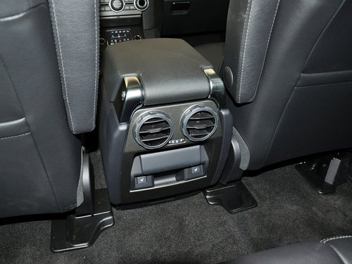 路虎  第四代发现 3.0T AT 前排座椅中央后方整体