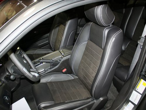 福特(进口)  GT 5.0L 自动 驾驶席座椅前45度视图
