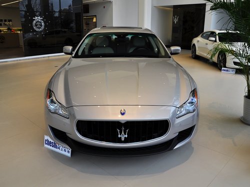 玛莎拉蒂  3.0T 车头正面视角