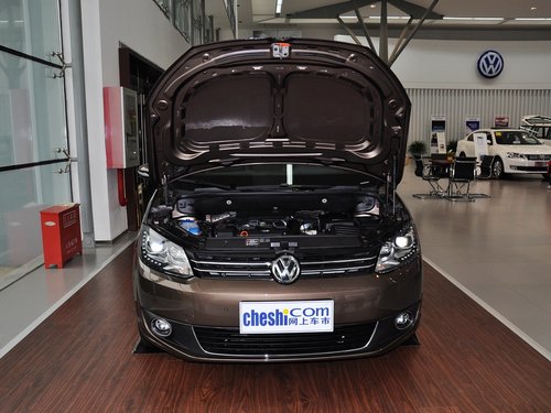 上海大众  途安 1.4TSI 车辆发动机舱整体