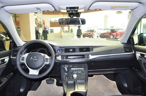 雷克萨斯  CT200h 1.8L CVT 中控台整体