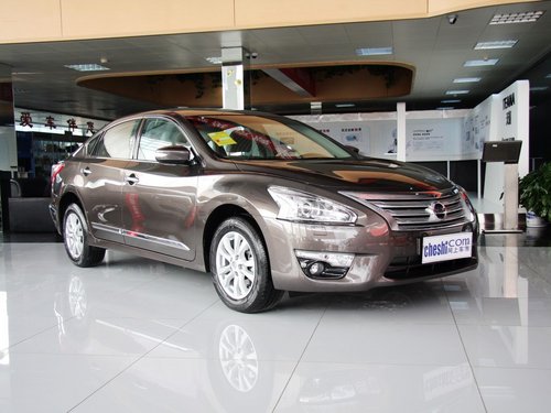 东风日产 天籁 2.5XL NAVI-Tech 车辆左前45度视角